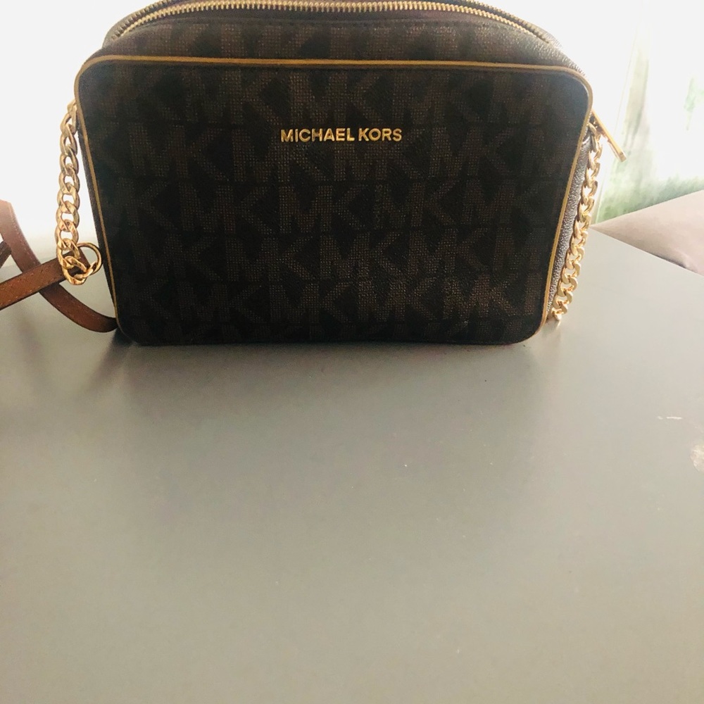 Michael-Kors Cross body